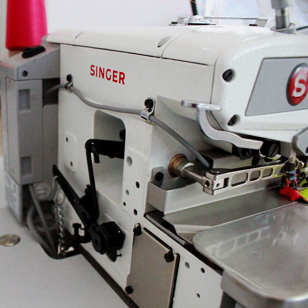 Máquina de costura Industrial Overloque 3 fios Singer